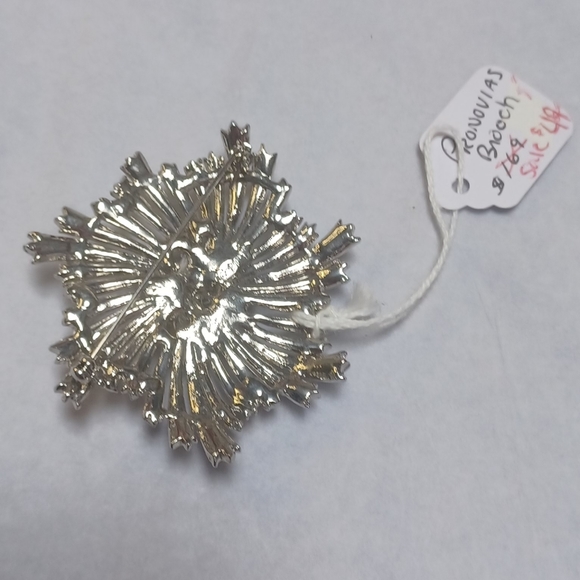 NWT Crystal Brooch - Picture 4 of 8